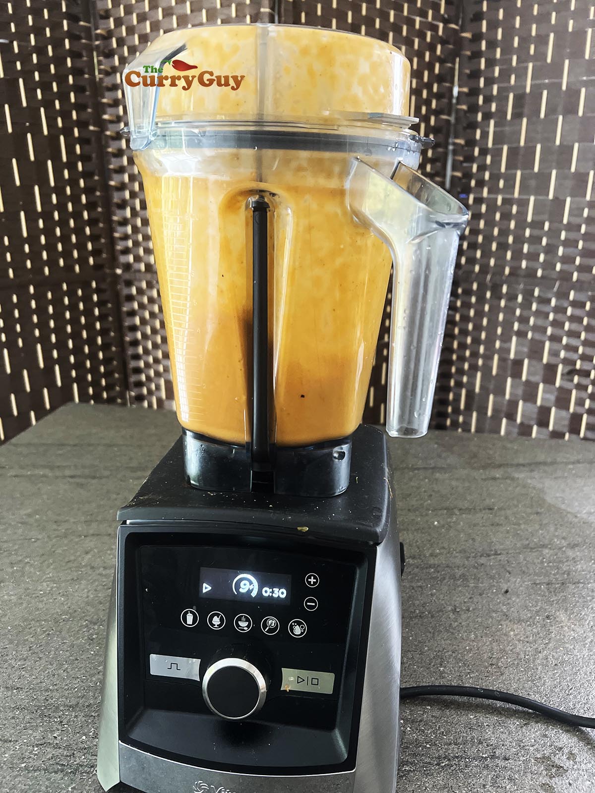 Blending chicken tikka masala sauce
