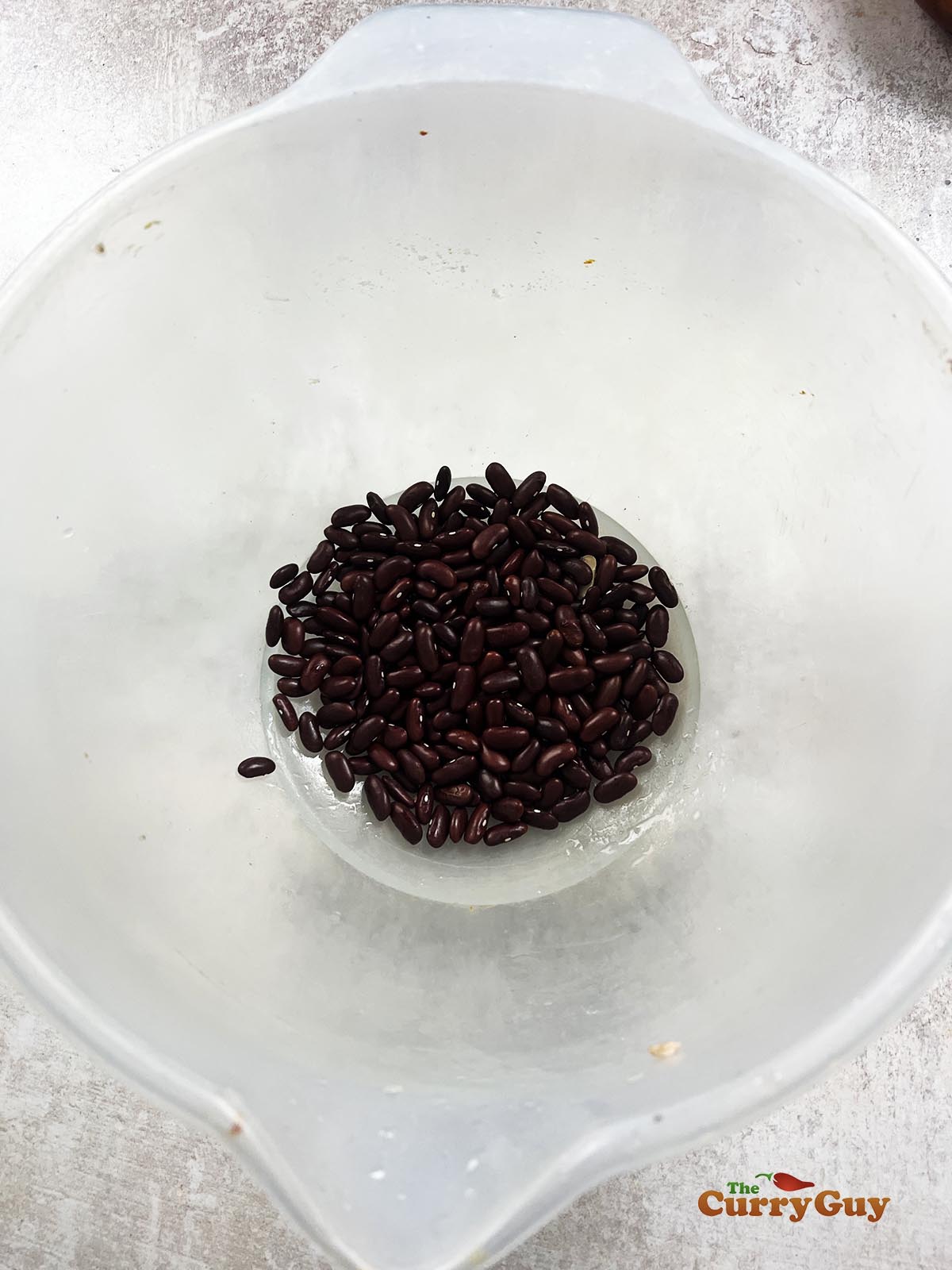 Dried kidney beans ready to be washed and soaked.