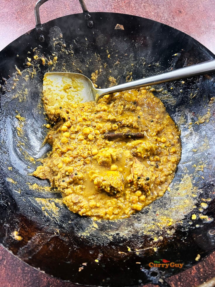 chicken and chickpea curry