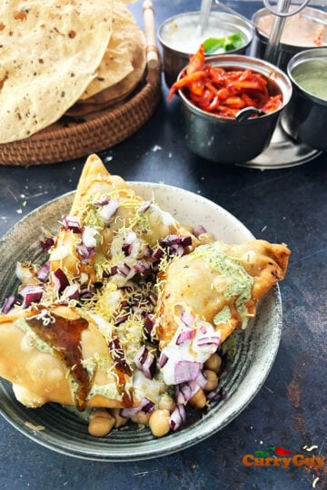 Samosa chaat