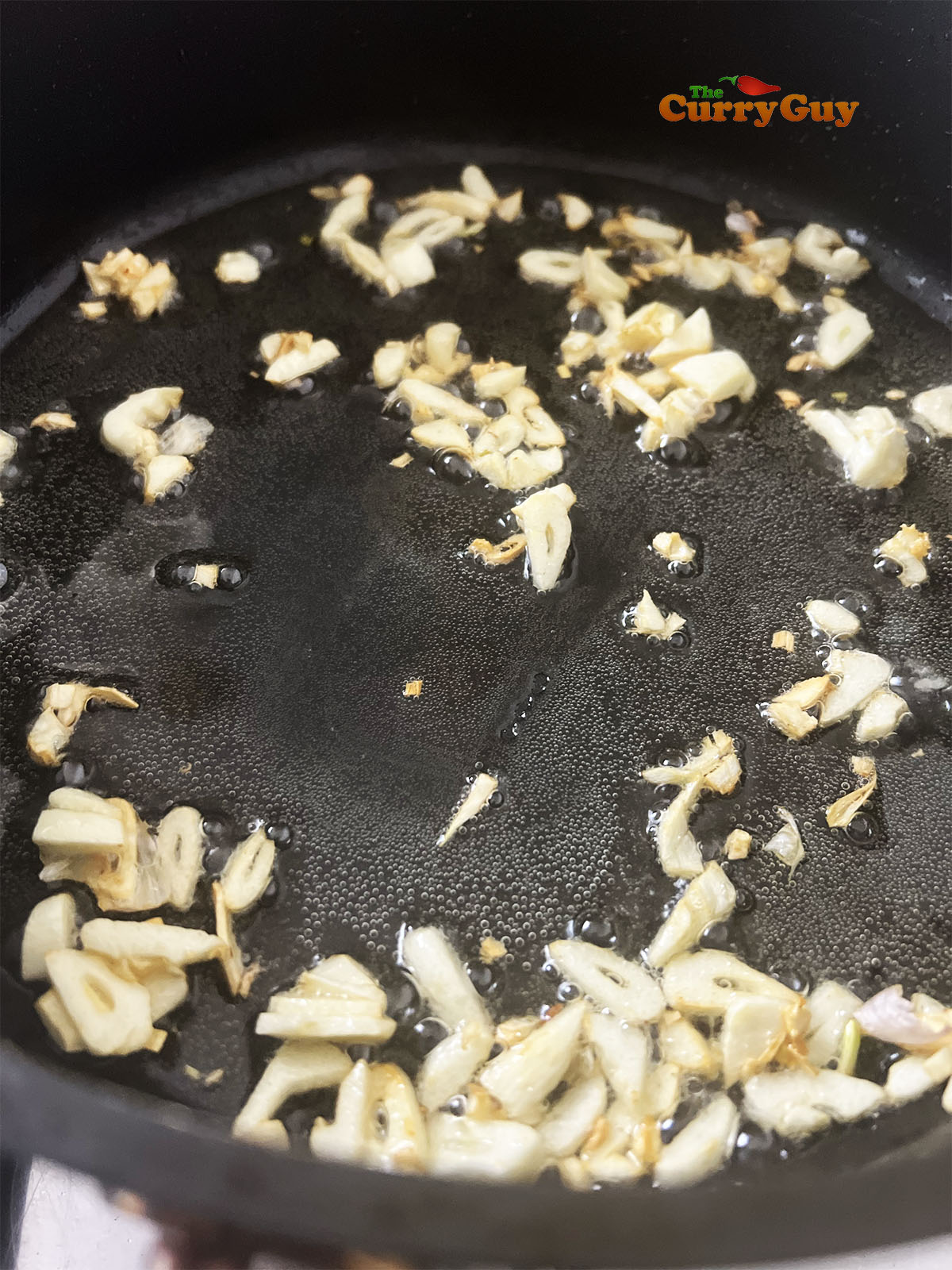 Fried garlic slivers