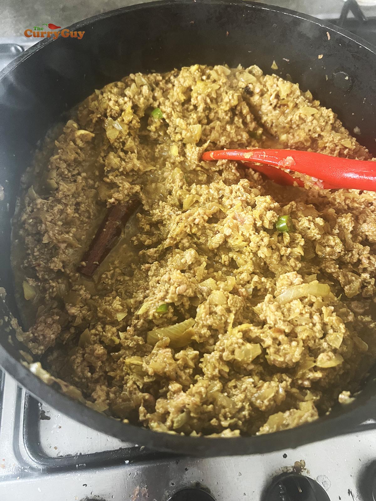 Frying the beef keema.