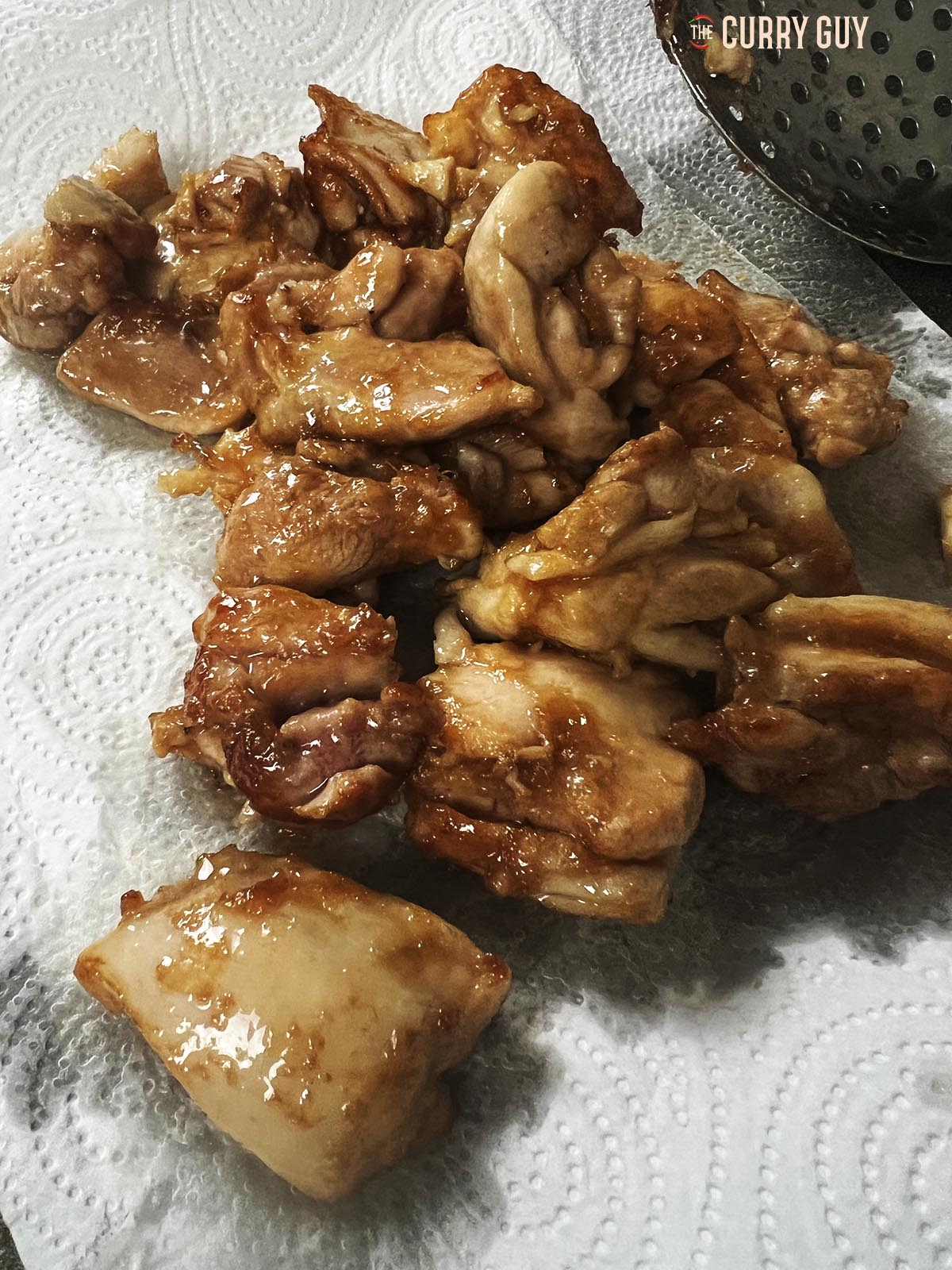 Fried chicken on a paper towel.