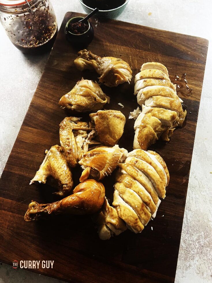 The sliced soy sauce chicken