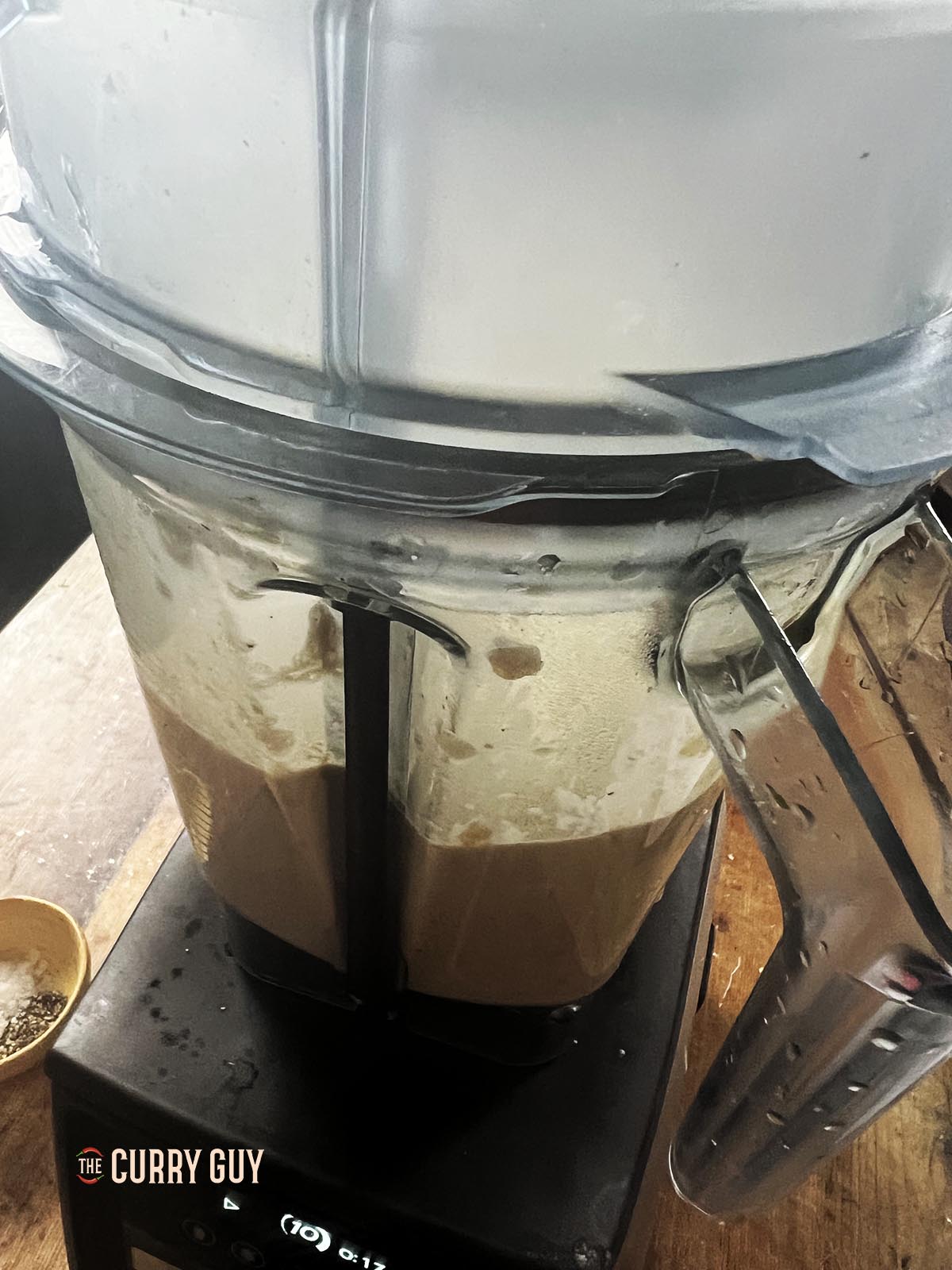 Blending the white gravy.