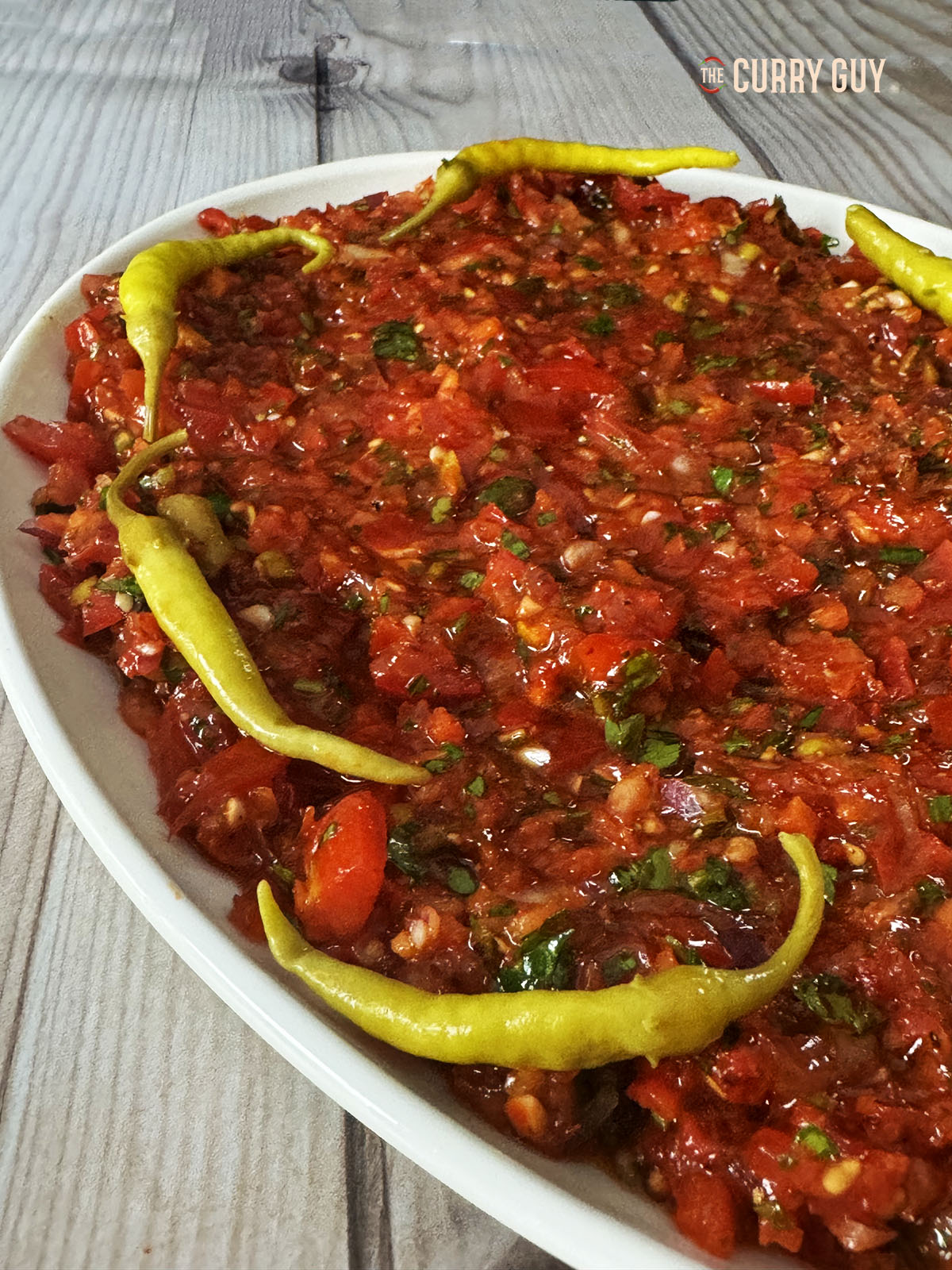 Ezme salad on a serving plate.