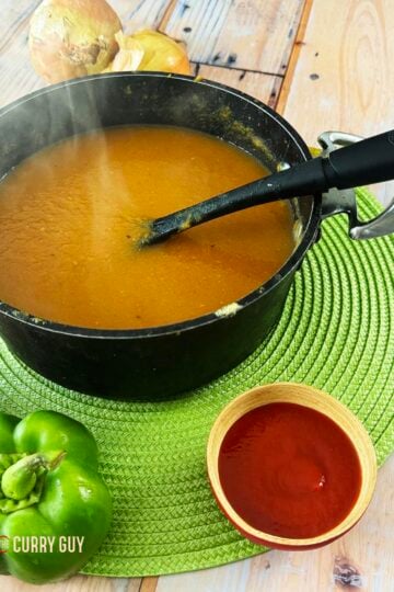 20 minute base curry sauce ready to use in a curry.