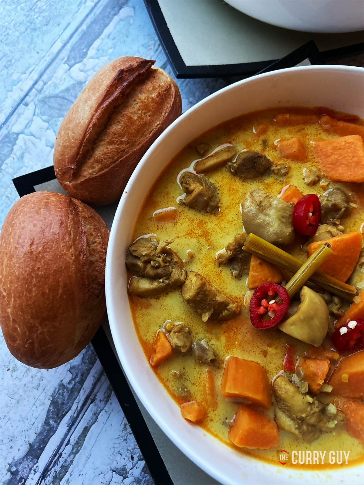 The finished Vietnamese chicken curry in a serving bowl.